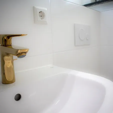 Messe-apartment Für 5 Gäste Mit Balkon Und Lift *